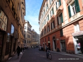 Pedestrian di sudut-sudut kota Genova
