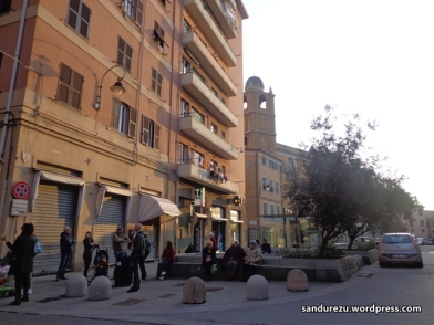 Pedestrian di tepi-tepi jalan Genova