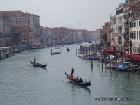 Grand Canal of Venice!! Masya Allah,. Gondola-gondola siap memanjakan pengunjung kota.